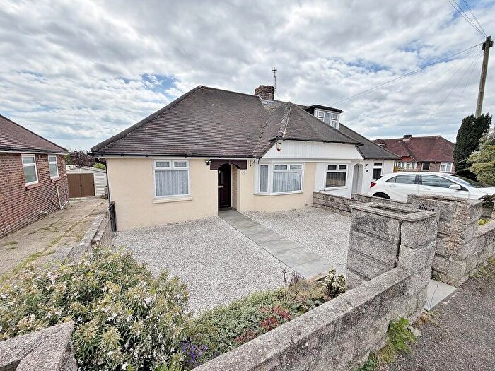 3 Bedroom Semi-Detached Bungalow For Sale In Edward Grove, Portchester, PO16