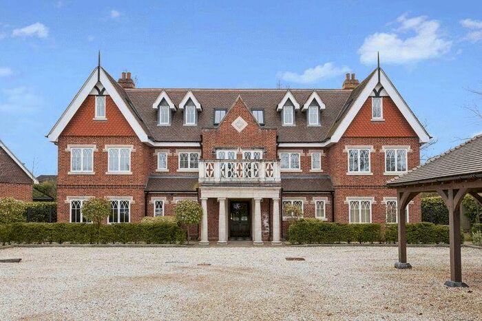 2 Bedroom Flat To Rent In Fairlawns, Burridge, Southampton, SO31