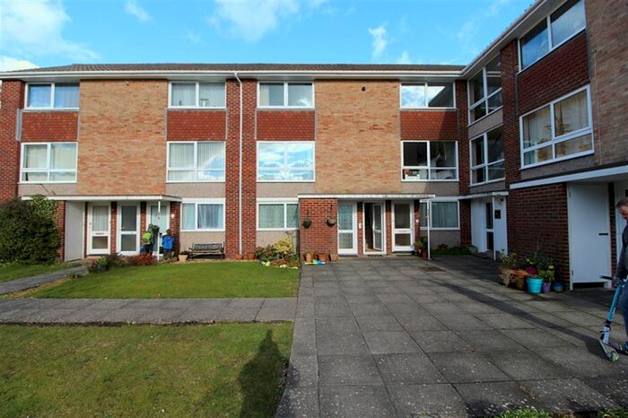 2 Bedroom Maisonette To Rent In Ashley Road, New Milton BH25