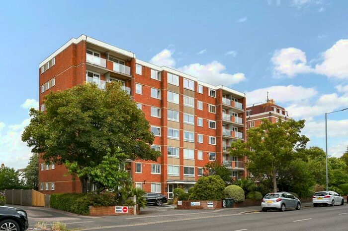 3 Bedroom Apartment To Rent In New Church Road, Hove, BN3