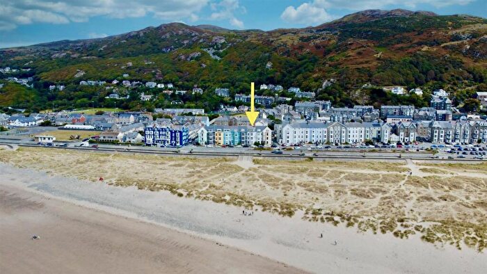 5 Bedroom Property For Sale In Marine Parade, Barmouth, LL42
