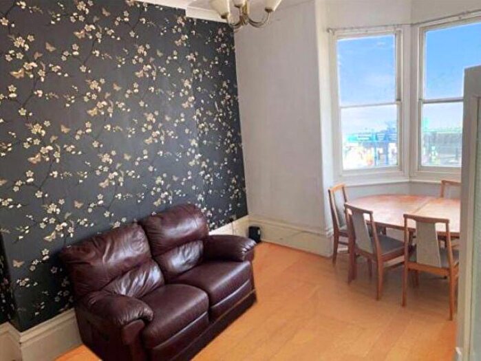1 Bedroom Flat For Sale In Queens Road, Brighton, East Sussex, BN1