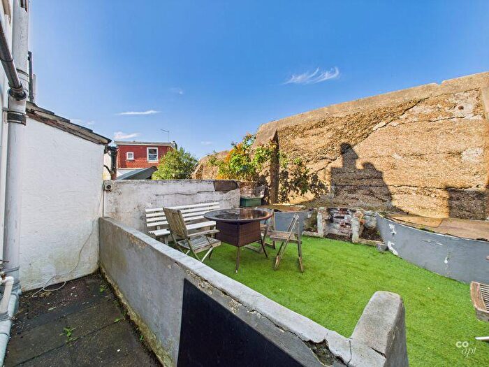 4 Bedroom Terraced House To Rent In Whichelo Place, Brighton, BN2