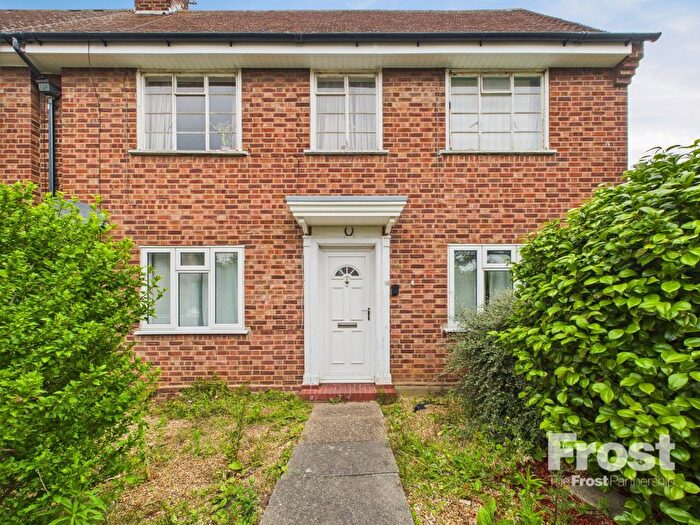 2 Bedroom Maisonette To Rent In Beechwood Gardens, Slough, Berkshire, SL1