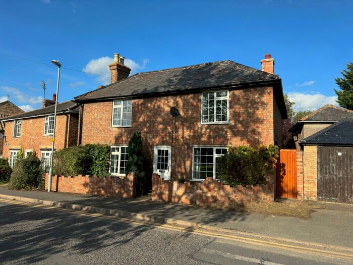 3 Bedroom Detached House To Rent In The Green, Sawtry, PE28