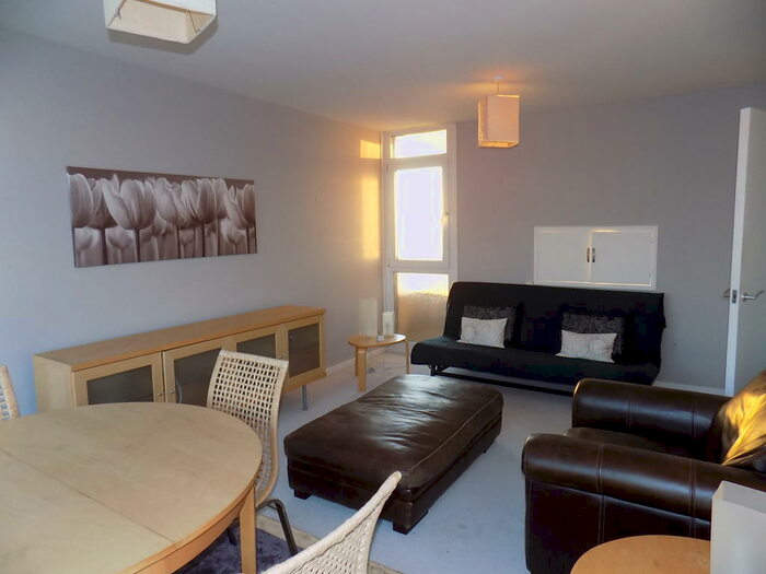 2 Bedroom Flat To Rent In Warwick Crest, Arthur Road, Edgbaston, B15