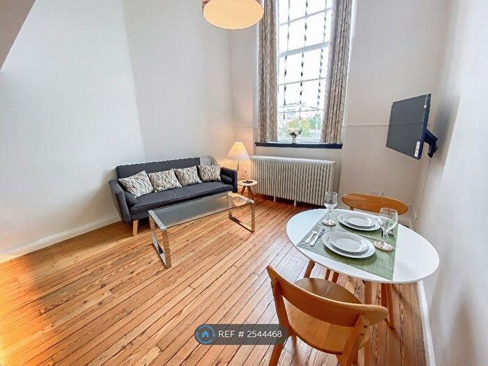 1 Bedroom Flat To Rent In Mcdonald Road, Edinburgh, EH7