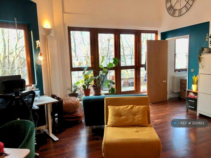 2 Bedroom Flat To Rent In Cable Court, London, SE16