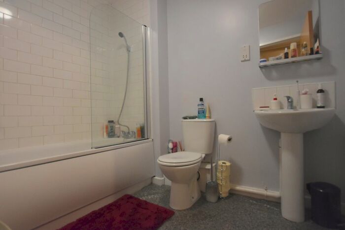 1 Bedroom Flat To Rent In Derby Road, Lenton, Nottingham, NG7