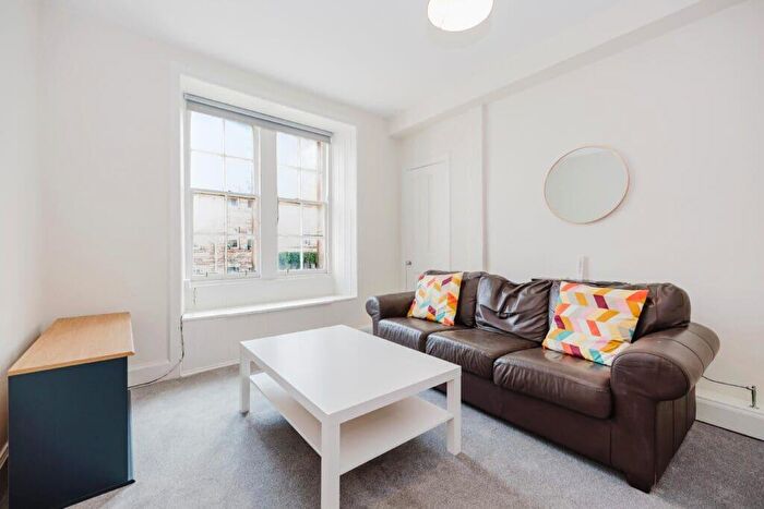 1 Bedroom Flat To Rent In L Buccleuch Street, Edinburgh, EH8