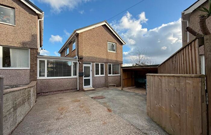 3 Bedroom Semi-Detached House For Sale In Llwyn Hudol, Bangor, Gwynedd, LL57