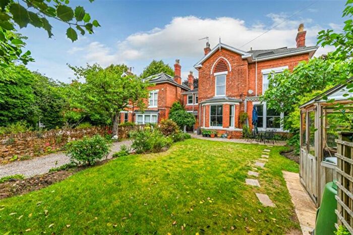 6 Bedroom Detached House To Rent In Magdala Road, NG3