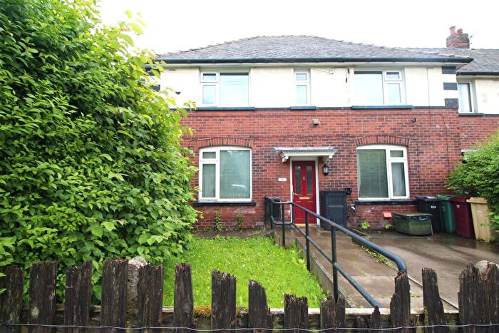 2 Bedroom Flat To Rent In Knutshaw Crescent, Bolton, BL3