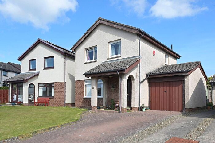 3 Bedroom Detached House For Sale In Hainburn Park, Fairmilehead, Edinburgh, EH10