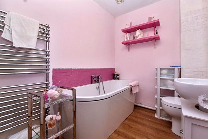 2 Bedroom End Of Terrace House For Sale In Barden Road, Eastbourne, BN22