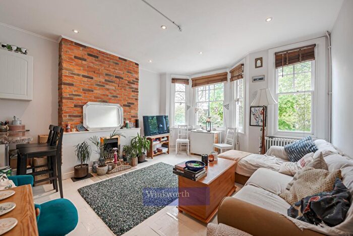 3 Bedroom Flat To Rent In Fitzalan Street, SE11