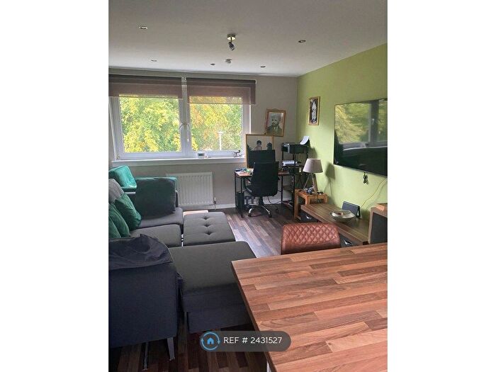 1 Bedroom Flat To Rent In Maxwell Drive, Glasgow, G41
