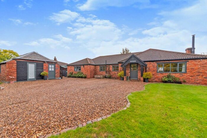 4 Bedroom Detached Bungalow For Sale In Middle Street, Stainby, Grantham, NG33