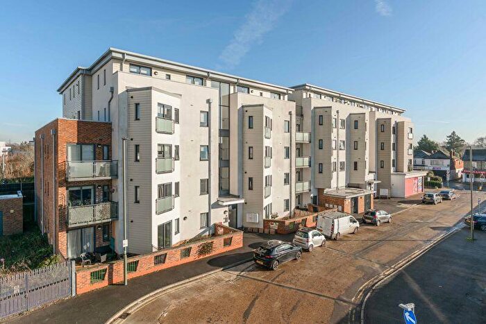 1 Bedroom Flat For Sale In Victory Park Road, Addlestone, KT15