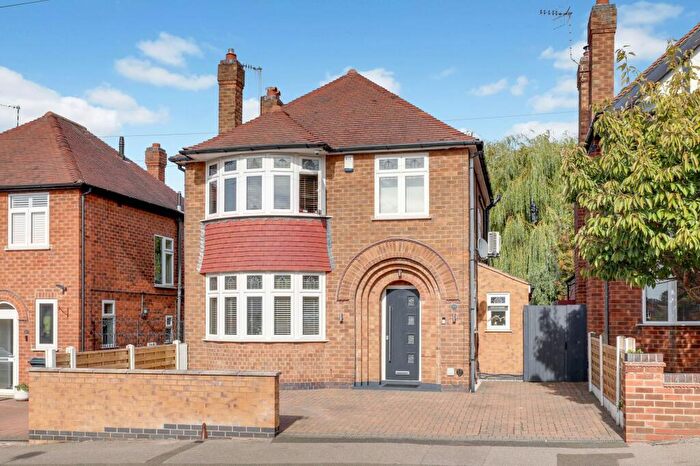 3 Bedroom Detached House For Sale In Castleton Avenue, Arnold, NG5