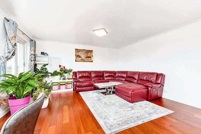 3 Bedroom Duplex For Sale In Gylemuir Road, Edinburgh, EH12