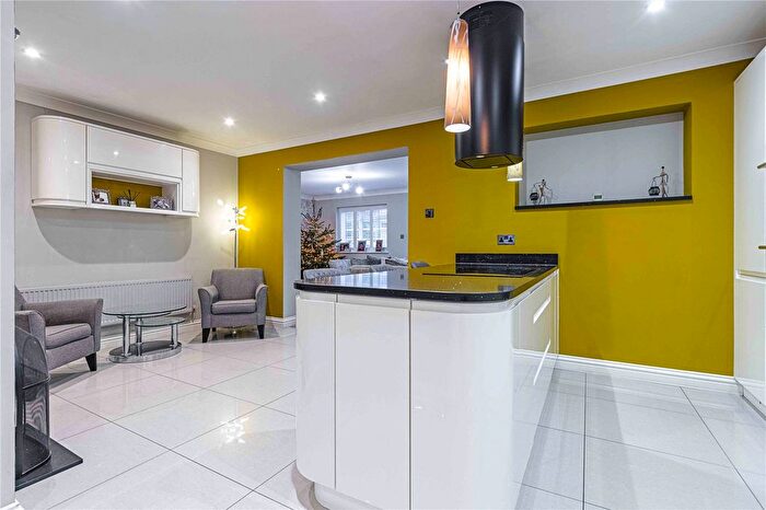 5 Bedroom End Of Terrace House For Sale In Long Chaulden, Chaulden, Hemel Hempstead, Hertfordshire, HP1