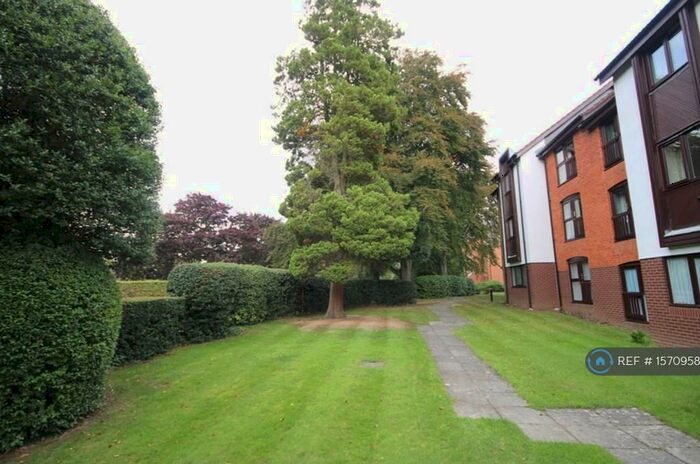 2 Bedroom Flat To Rent In Copper Beeches, Solihull, B91