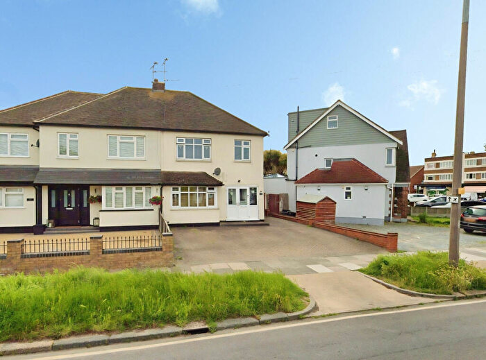 3 Bedroom Semi-Detached House To Rent In Manners Way, Southend-on-sea, SS2