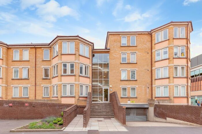 2 Bedroom Flat To Rent In Paradise Square, Oxford, OX1