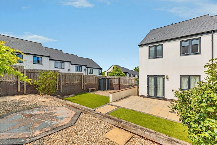 3 Bedroom End Terrace House For Sale In Meadowsweet Lane, Paignton, TQ4