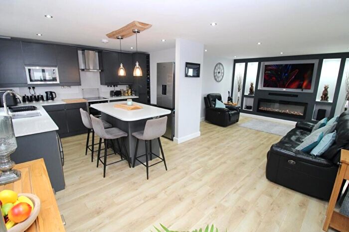 2 Bedroom Apartment For Sale In Midhope Way, Pogmoor, Barnsley, S75