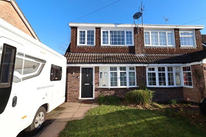 3 Bedroom House To Rent In Birchinall Close, Macclesfield, SK11