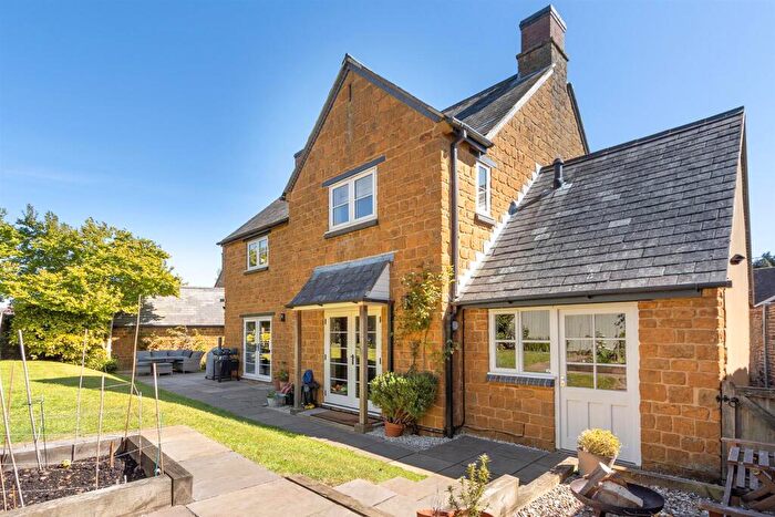 4 Bedroom Detached House For Sale In High Street, Eydon, NN11