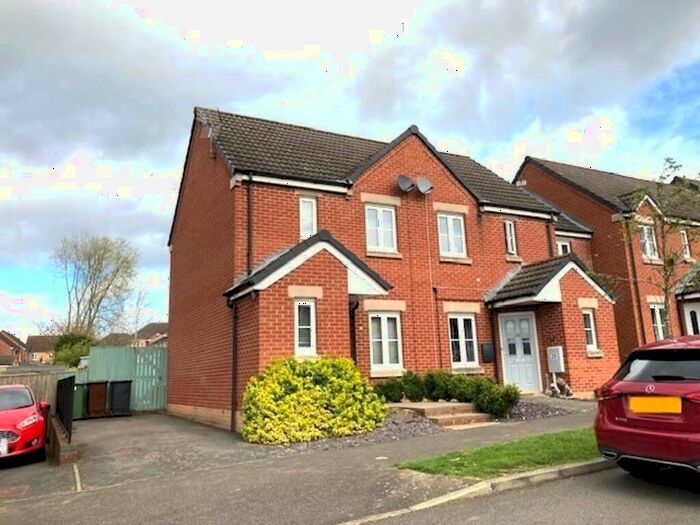 2 Bedroom End Of Terrace House To Rent In Manrico Drive, Lincoln, LN1