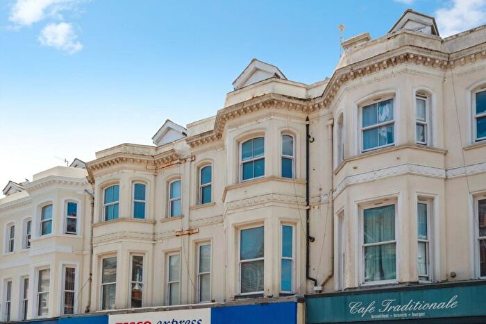 1 Bedroom Apartment For Sale In Chapel Road, Worthing, BN11