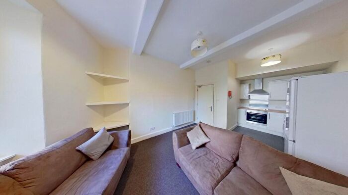 3 Bedroom Flat To Rent In () Dalry Road, Edinburgh, EH11