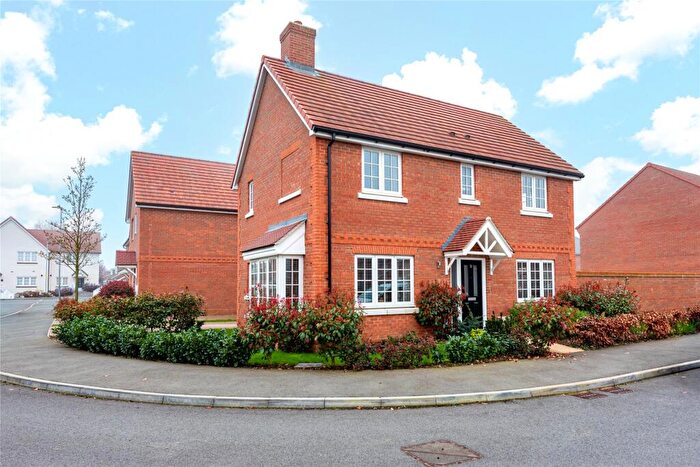 3 Bedroom Detached House For Sale In Fennell Drive, Stewkley, Leighton Buzzard, Buckinghamshire, LU7