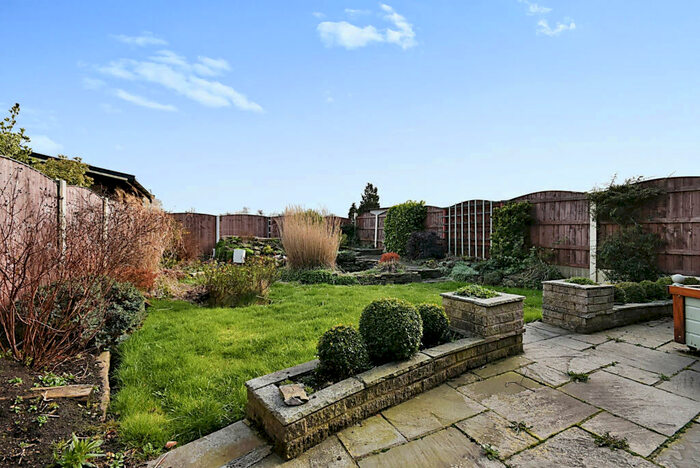 3 Bedroom Semi-Detached House To Rent In Sunningdale, Salford, M6