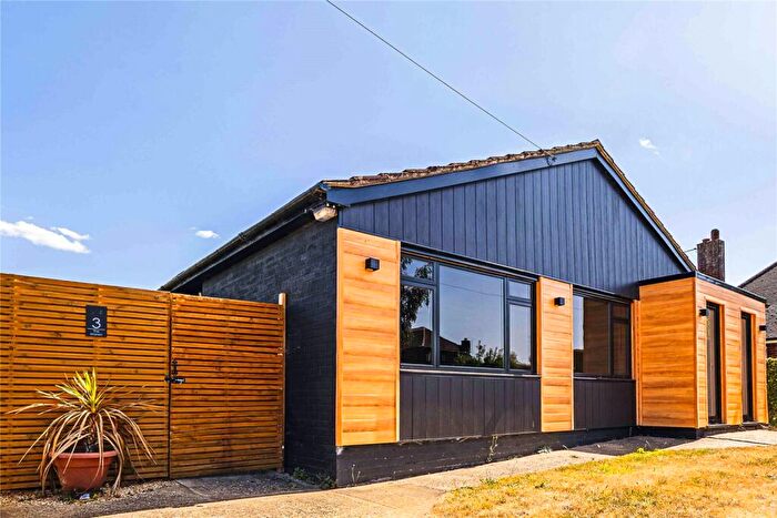 4 Bedroom Bungalow For Sale In The Warren, Chesham, Buckinghamshire, HP5