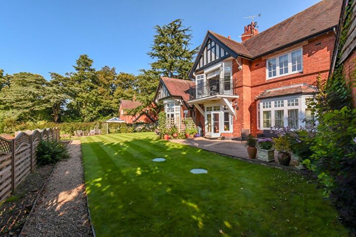 3 Bedroom Flat For Sale In Henley Road, Claverdon, Warwickshire, CV35