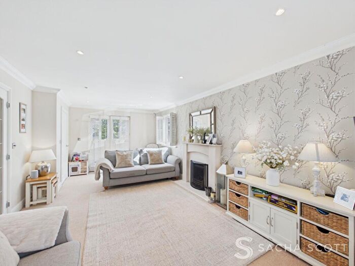 4 Bedroom Detached House For Sale In Osprey Drive, Epsom, KT18