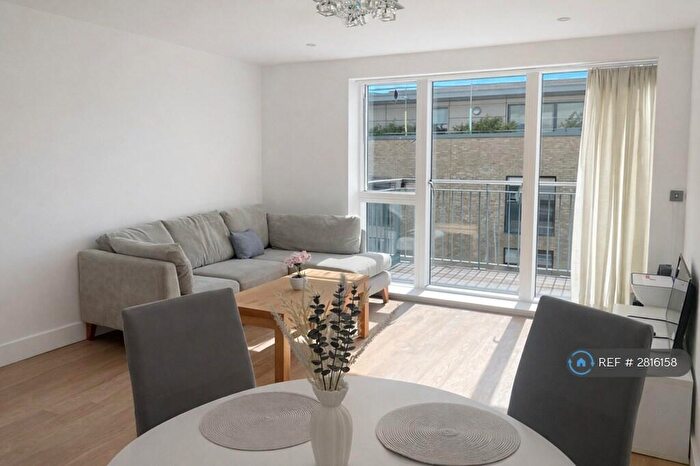 2 Bedroom Flat To Rent In Marlowe House, Cambridge, CB5