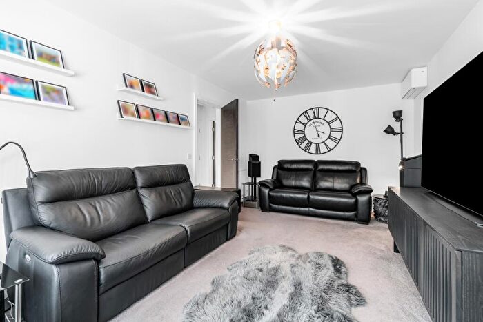 4 Bedroom Detached House For Sale In Victoria Close, Welwyn Garden City, Hertfordshire, AL7