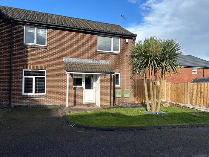 3 Bedroom Semi-Detached House For Sale In Upland Close, Markfield, Leicester, LE67