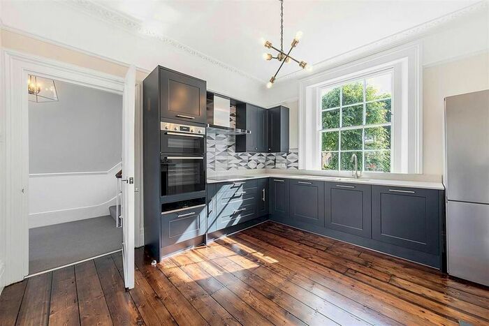 3 Bedroom Flat To Rent In Needham Road, Artesian Village, London, W11