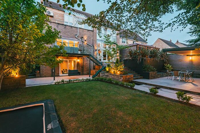 5 Bedroom Detached House For Sale In Sandringham Place, Sheffield, S10