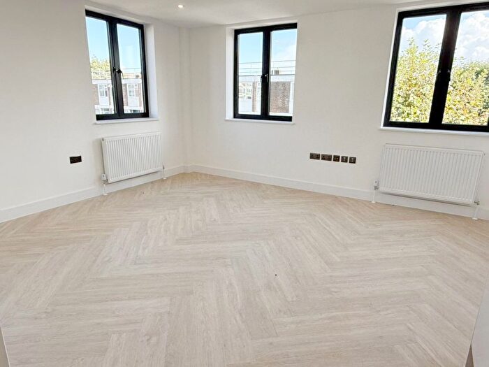 2 Bedroom Flat To Rent In Barnabas Road, London, E9