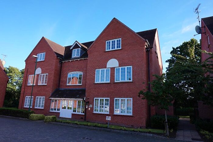 2 Bedroom Flat To Rent In Foxley Drive, Catherine-De-Barnes, Solihull, B91