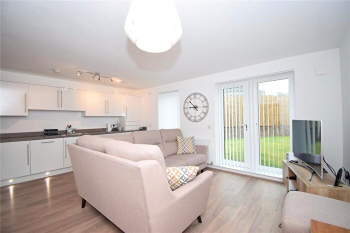 2 Bedroom Flat To Rent In Stanley Place, Edinburgh, EH7