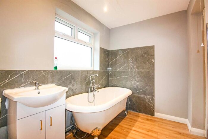 2 Bedroom Apartment To Rent In Garden Street, Darfield, S73